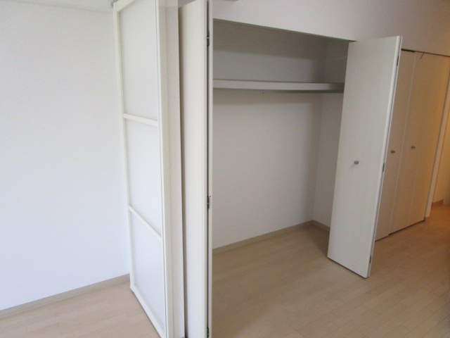 ヴェローノ茨木の収納|別部屋写真