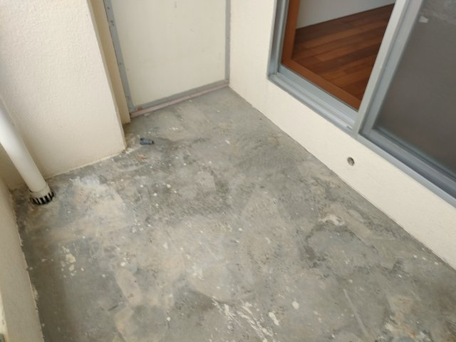 丸英ビルのバルコニー