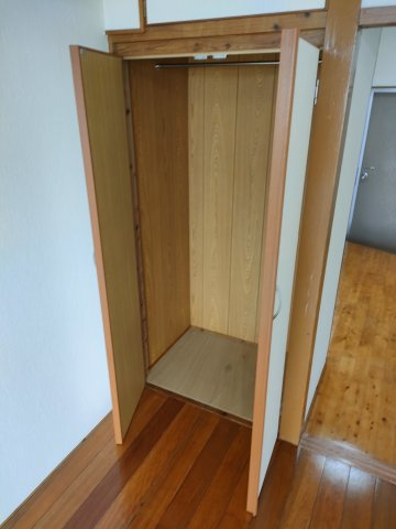 丸英ビルの収納
