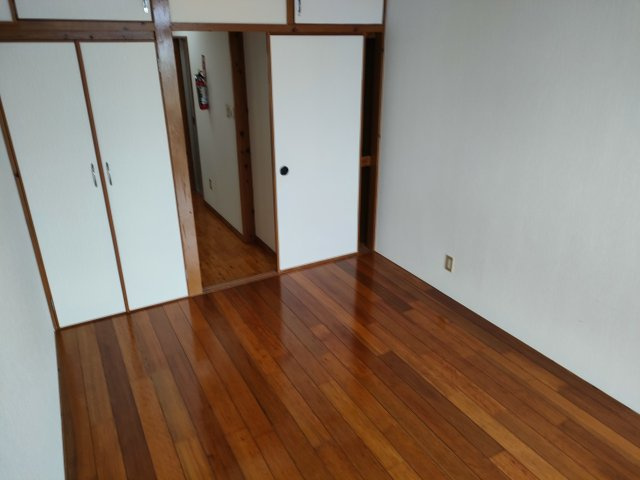 丸英ビルの内装