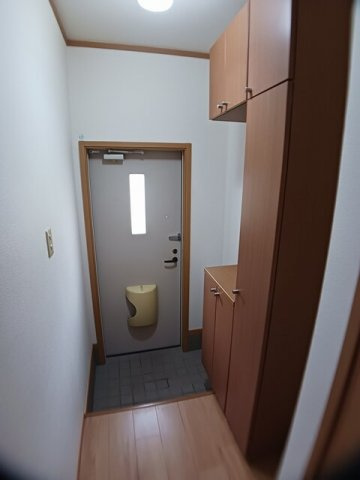 リバーサイド鳥羽　　刈谷市近郊の賃貸はクラスホーム刈谷店の玄関|ゆったりとした玄関です