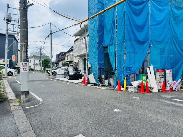 八王子市　子安町　新築一戸建て　５期の前面道路含む現地写真|～東4ｍ・南5ｍ道路に面しています～