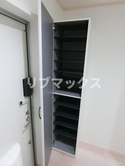 【玄関】ブリティッシュ・ヒルズＲ１横浜三ツ沢 