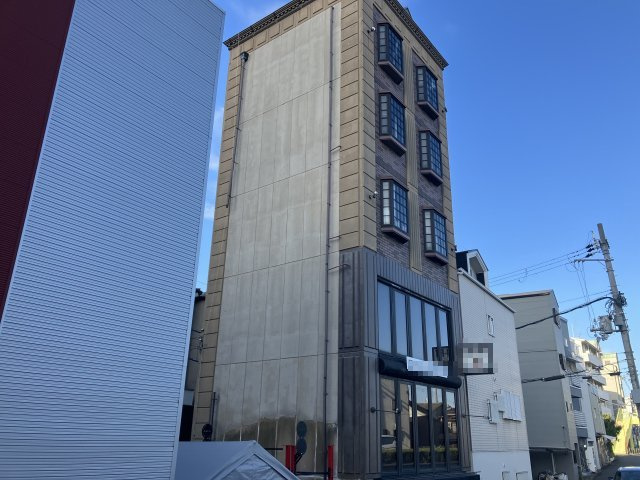 大阪市住吉区墨江２丁目のビル