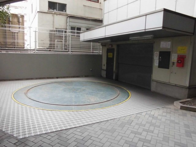 ミサワホームズ三ノ輪の駐車場