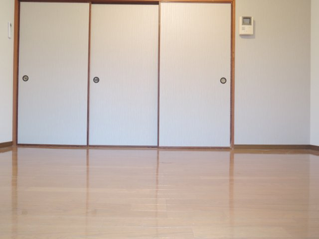 高槻市高槻町の賃貸マンションの寝室