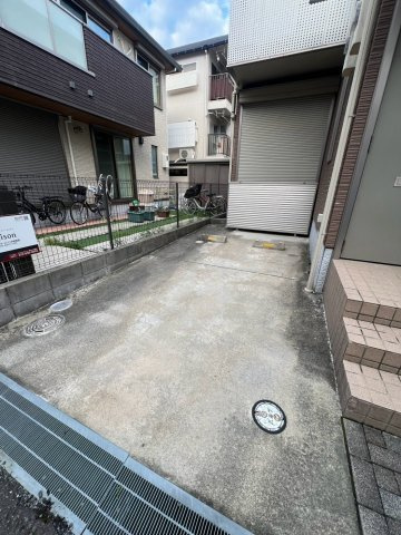 シャーメゾン橋の内の駐車場