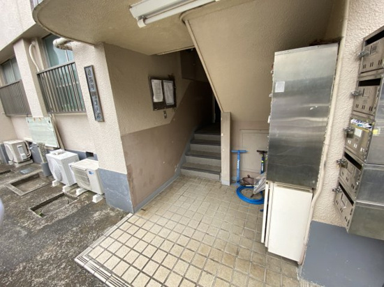 椎名町マイコーポのエントランス