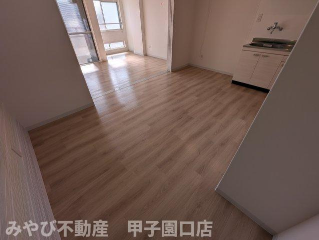 光南荘マンションの居間・リビング