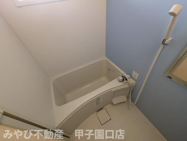 光南荘マンションの浴室
