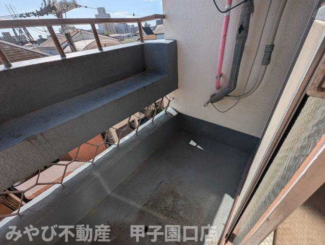 光南荘マンションのバルコニー