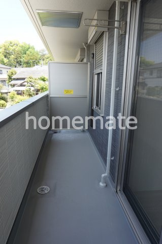 熊本市中央区黒髪６丁目のアパートのバルコニー