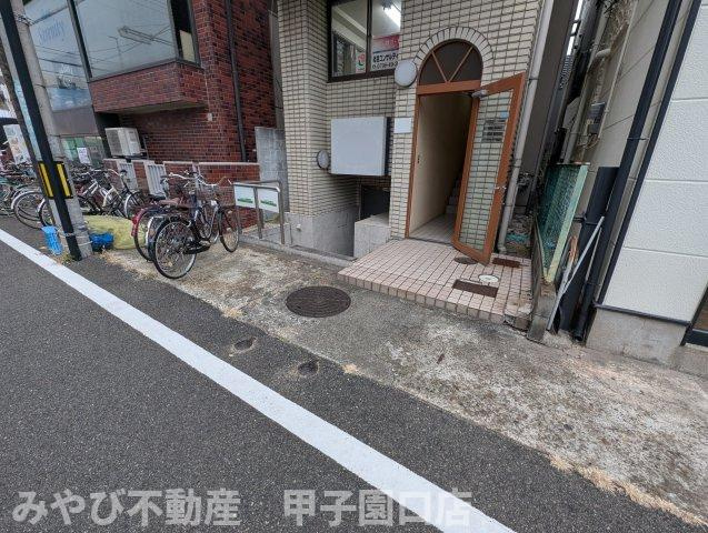 セレクト三愛のエントランス