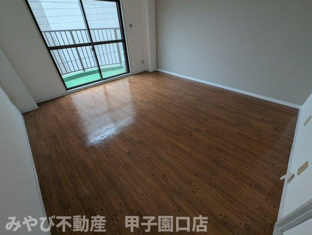 セレクト三愛の内装
