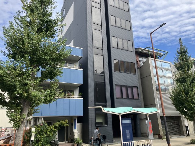 大阪市西区九条南２丁目のビル