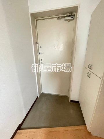 バージュアル西日暮里の玄関