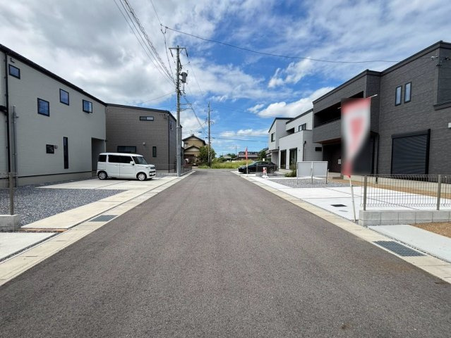 ダイマルタウン　羽島市竹鼻町狐穴　全８区画分譲の前面道路含む現地写真|■前面道路　■ヤマダ不動産　株式会社リライフ　
■夢のマイホーム購入をフルサポートします！