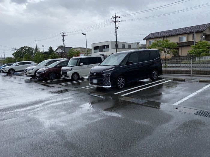 ウエストゥランタン　A棟の駐車場