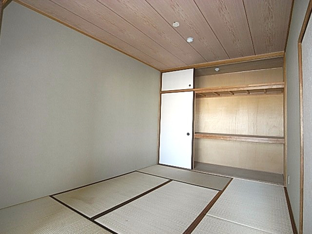 長楽ビルの洋室