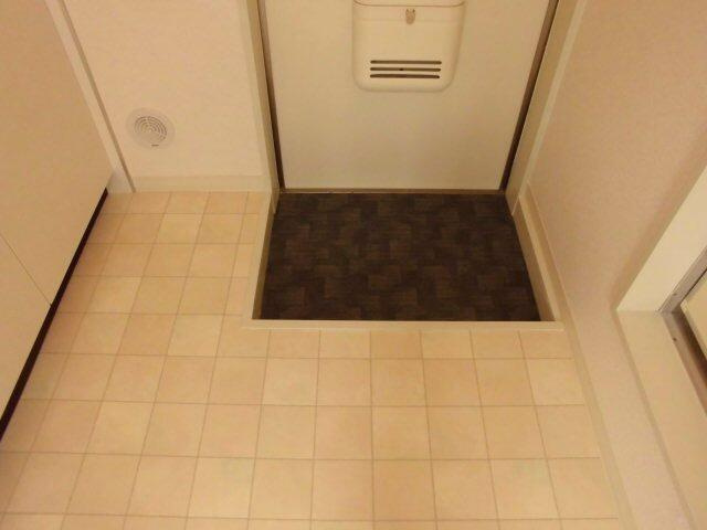 ユースフォーラム西瑞江Bの玄関
