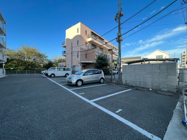 KCCハウスの駐車場