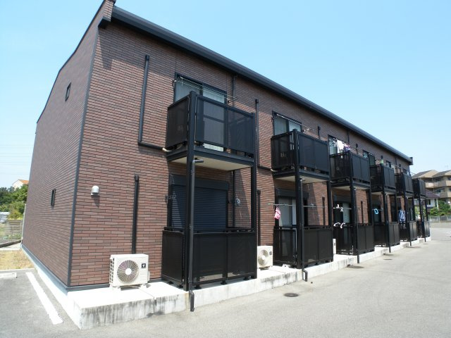 パインルージュ南貴崎の外観