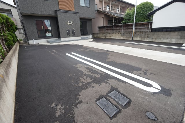 リアン7の駐車場