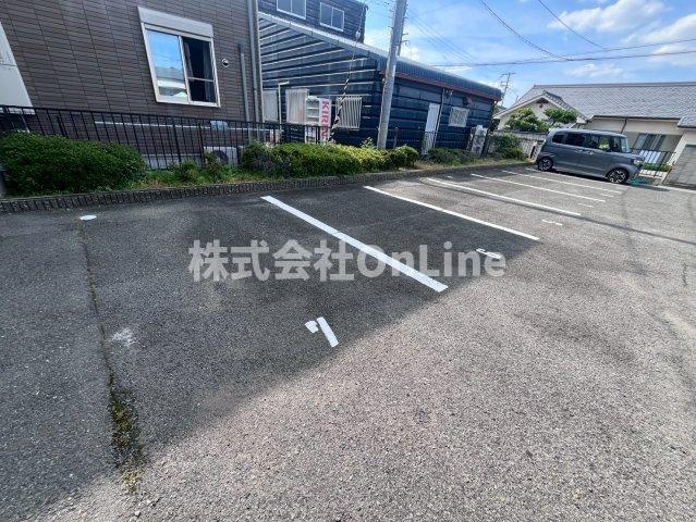 レオパレス八尾南の駐車場