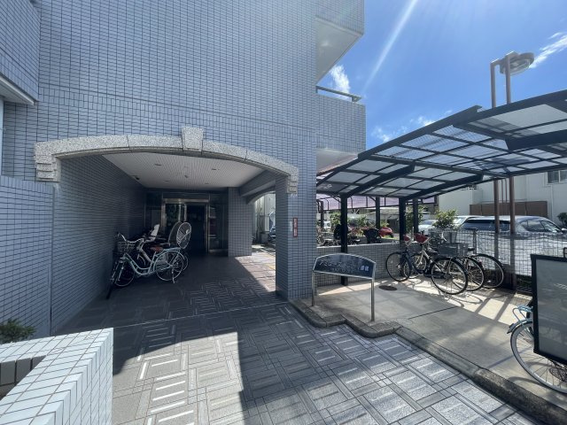アミューズメントⅠ番館のエントランス