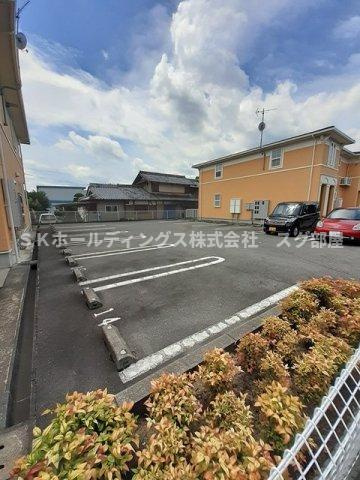ベル　ファミーユⅠ　２番館の駐車場