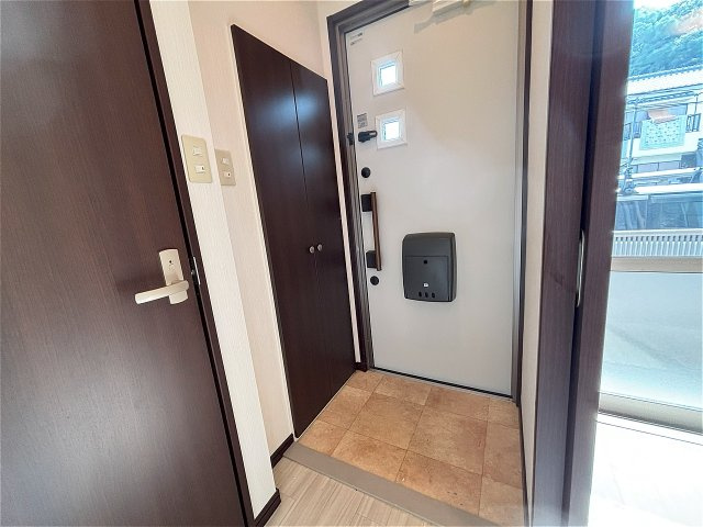 アメージングエステートの玄関