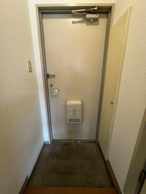 サントルヴィラ本町の玄関