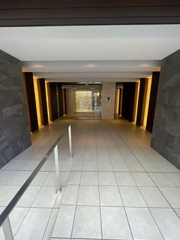 esteOeste難波元町のロビー