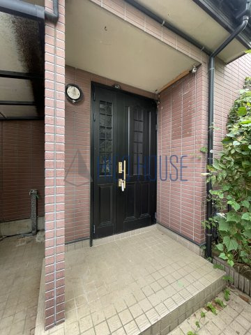 さいたま市西区宮前町戸建のエントランス