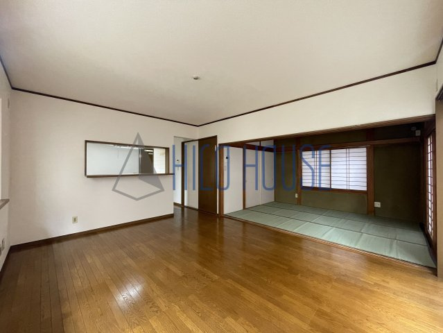 さいたま市西区宮前町戸建の居間・リビング