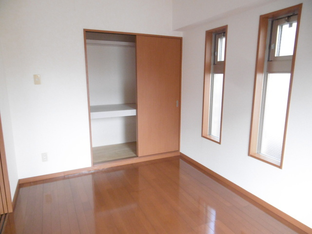ジュネス横浜２の子供部屋
