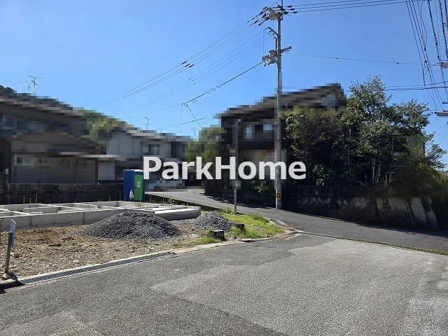 高知市十津5丁目　新築戸建ての前面道路含む現地写真