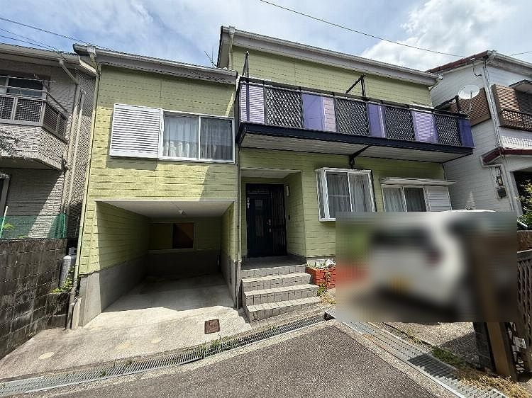 三園町戸建の駐車場