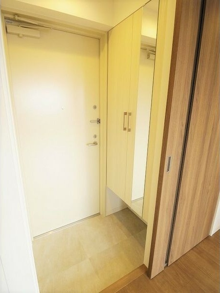 ロータス本陣通の玄関