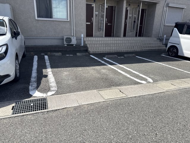 ユウハイツＧの駐車場