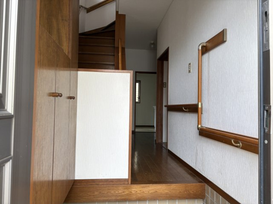 和田美堀町貸家の玄関