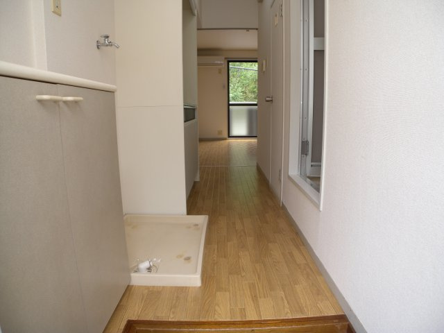 ジュネス青山の玄関