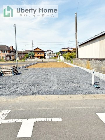 鉾田市鉾田第1　新築戸建　2号棟の前面道路含む現地写真