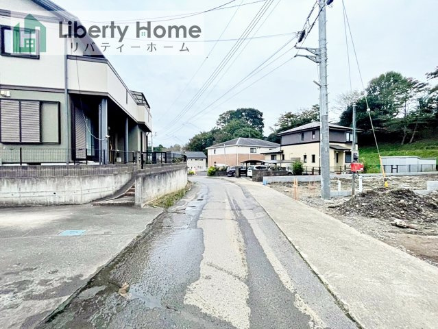 水戸市元吉田町第24　新規戸建　2号棟の前面道路含む現地写真