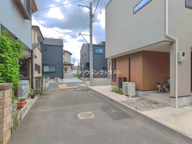 【仲介手数料無料】所沢市荒幡　新築戸建　全１棟　の前面道路含む現地写真