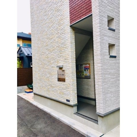 アークプレス神谷のエントランス