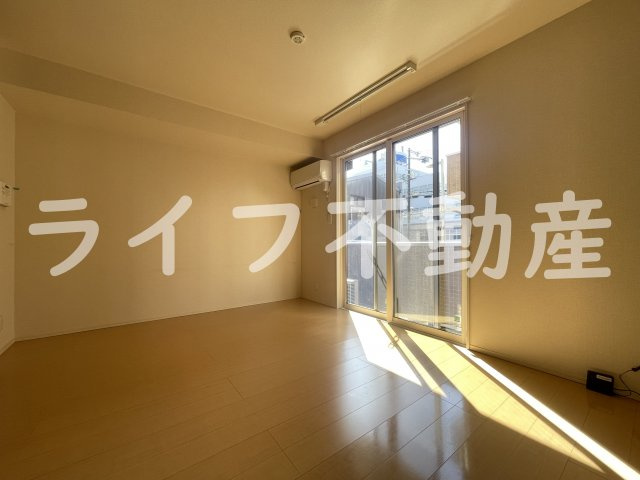 インペリアルカーサB棟の居間・リビング