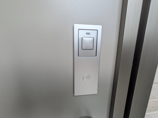 石岡市石岡2396番　新築戸建　A号棟の玄関