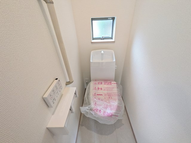 石岡市石岡2396番　新築戸建　A号棟のトイレ|高い節水性能で、水道代を大幅にカット。環境とお財布に優しく、家計をしっかりサポートします。