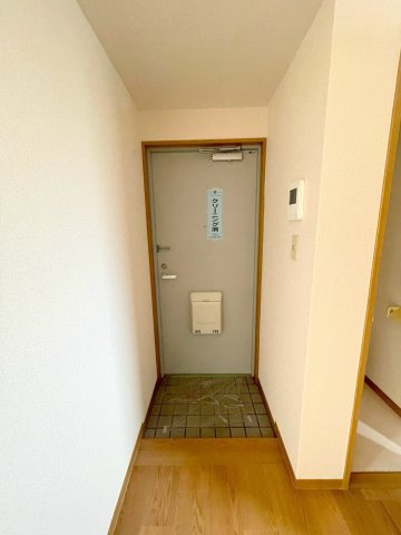 フォレスト東中野の玄関